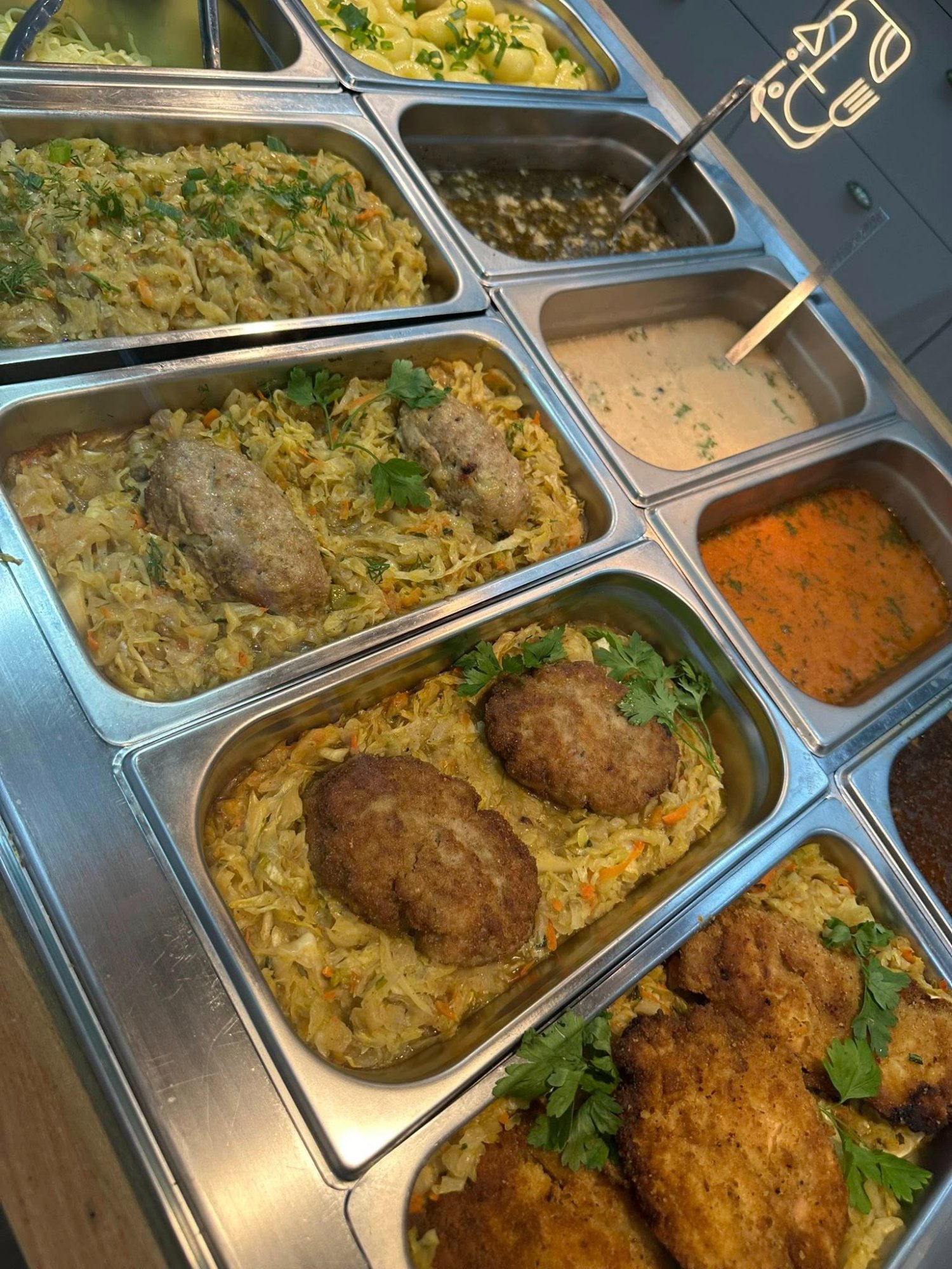 Dania obiadowe Bistro Capri Nisko - kotlety schabowe pierogi ruskie kapusta zasmażana pizzeria